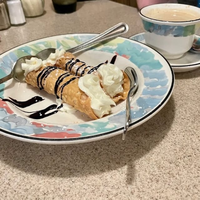 Cannoli.