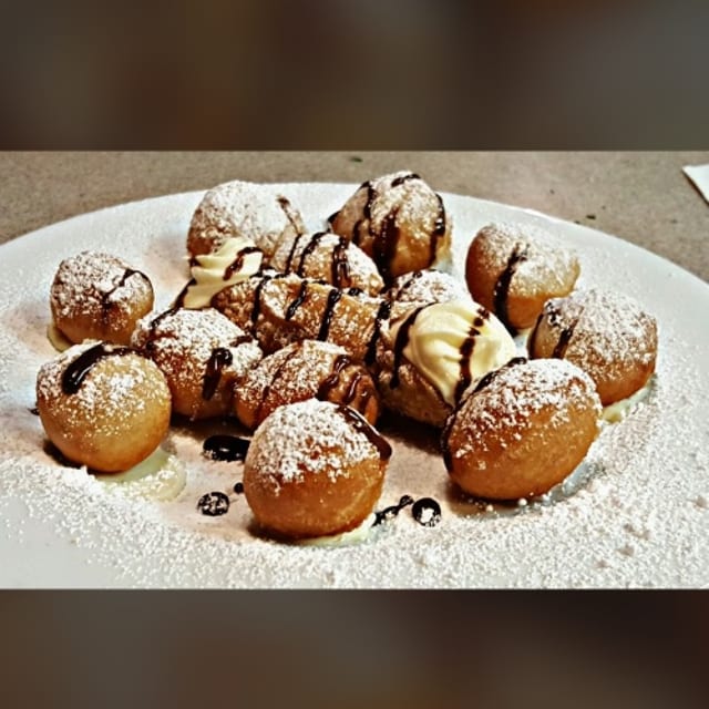 Cannoli.