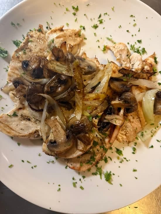 Grilled Chicken, Mushroom & Onions.