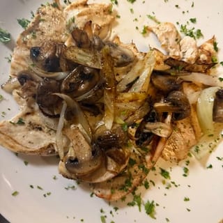 Grilled Chicken, Mushroom & Onions